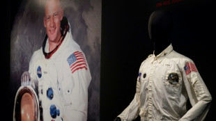 Weltraumjacke von Buzz Aldrin für 2,7 Millionen Euro versteigert