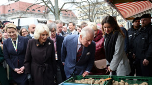 König Charles besucht Kanzleramt und Wochenmarkt