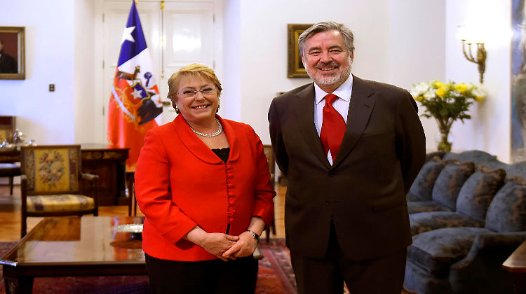 Santiago de Chile: Stichwahl um Präsidentschaft hat begonnen