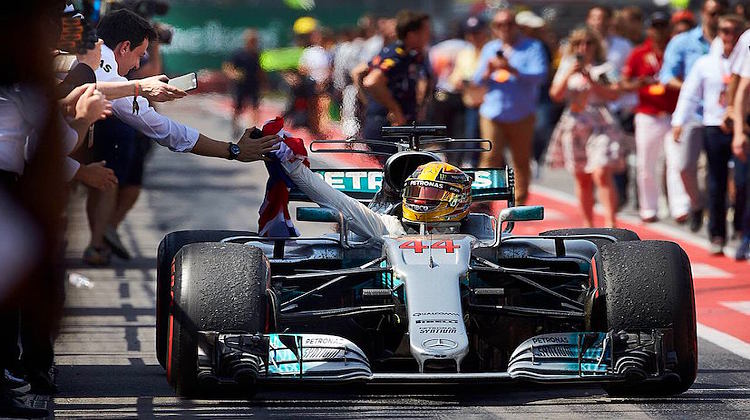 Formel 1: Hamilton sieht in Vertragsgesprächen mit Mercedes "keine Eile"