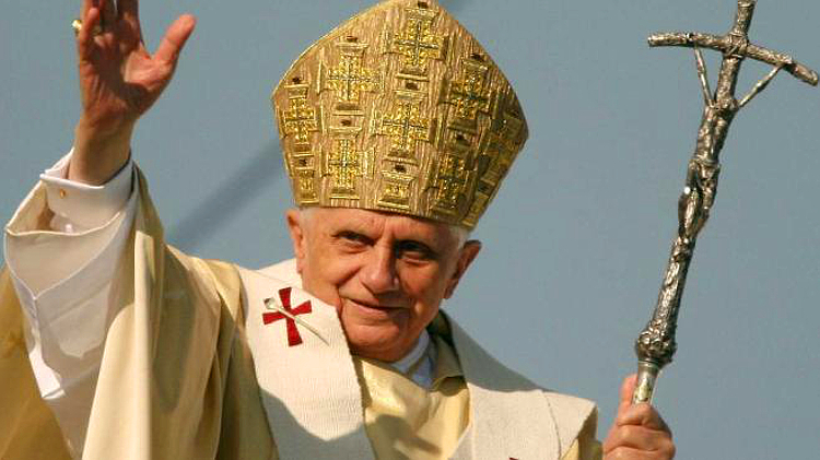 Papst Benedikt XVI – 90 Jahre, verehrt, vermisst und unvergessen!