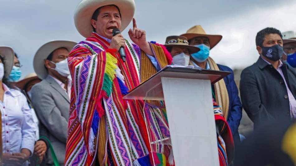 Perus neuer Präsident wechselt seine komplette Regierung aus