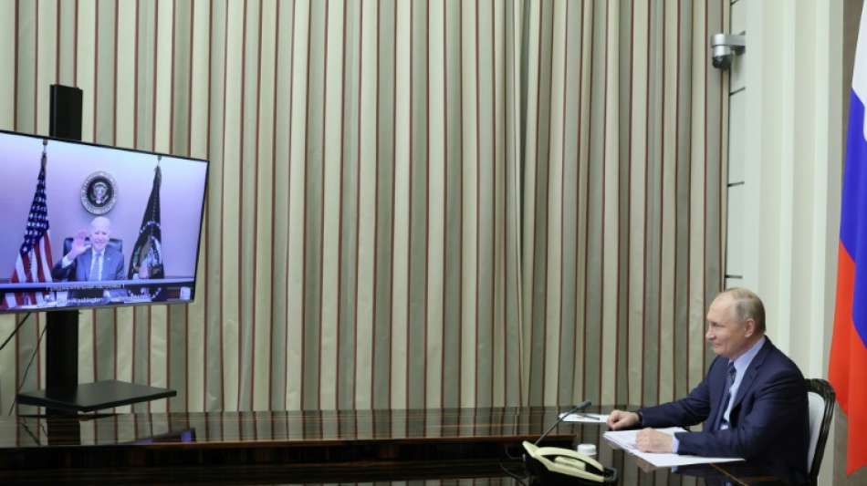 Biden droht Putin mit beispiellosen US-Sanktionen im Fall von Ukraine-Angriff
