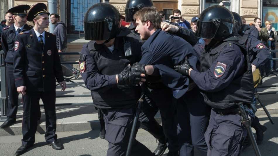 Russland: Polizei nimmt Dutzende kriminelle Krawallmacher fest