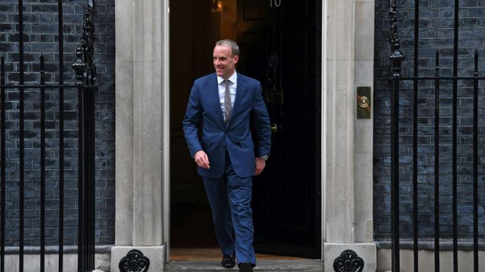 Britischer Au&szlig;enminister Raab verliert Amt bei Kabinettsumbildung