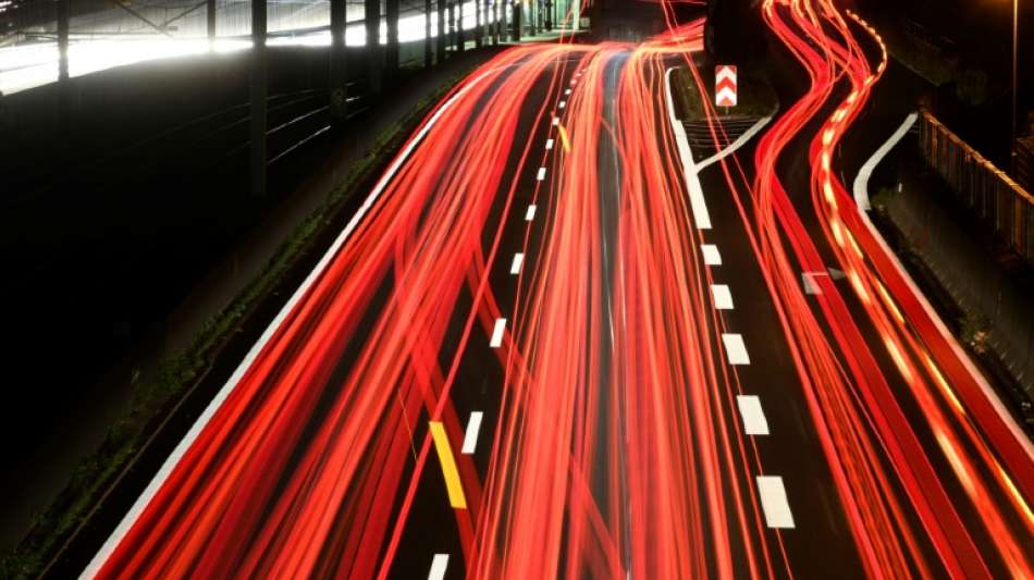 &Ouml;ffentliche Ausgaben f&uuml;r Bau von Stra&szlig;en und Br&uuml;cken deutlich gestiegen