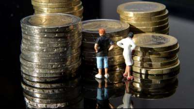 Verdienstl&uuml;cke zwischen M&auml;nnern und Frauen 2020 etwas kleiner 