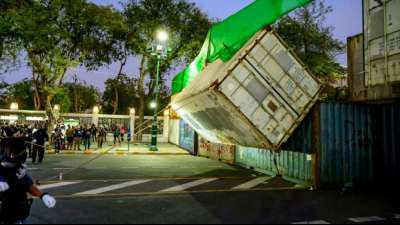 Thailand: Zusammenst&ouml;&szlig;e zwischen Polizei und Demonstranten