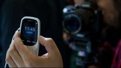 Chirurgen finden Handy im Magen von H&auml;ftling