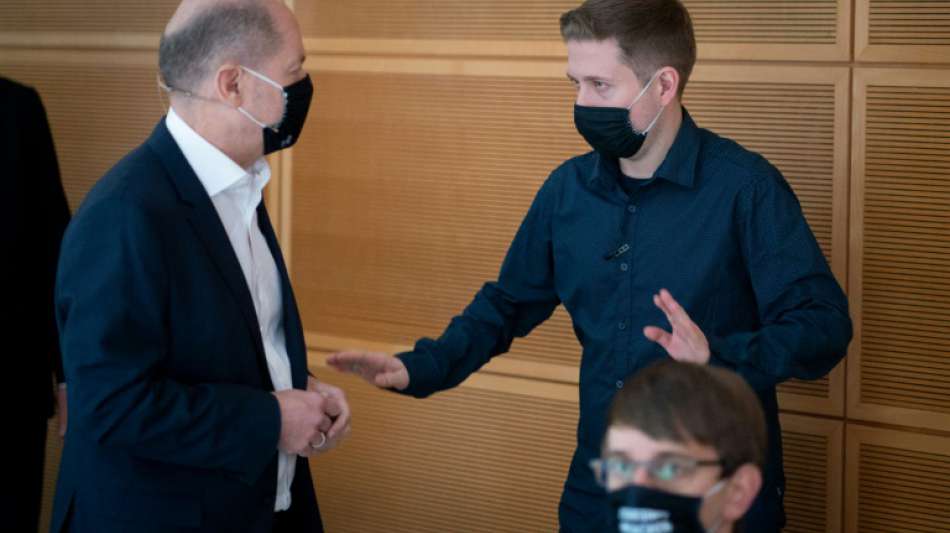 K&uuml;hnert verlangt kritischere Debatte &uuml;ber Auslandseins&auml;tze der Bundeswehr