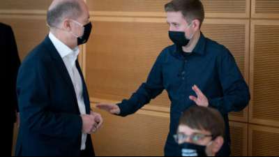 K&uuml;hnert verlangt kritischere Debatte &uuml;ber Auslandseins&auml;tze der Bundeswehr