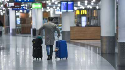 Passagierverkehr mit Flugzeugen 2020 um zwei Drittel gesunken 