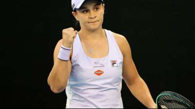 Barty in Melbourne mit M&uuml;he in Runde drei