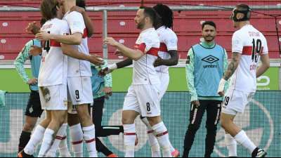 Stuttgart feiert Jubil&auml;umssieg nach sp&auml;tem Bremer Eigentor