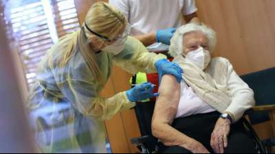 &Auml;rzte und Polizisten genie&szlig;en nach wie vor das gr&ouml;&szlig;te Vertrauen