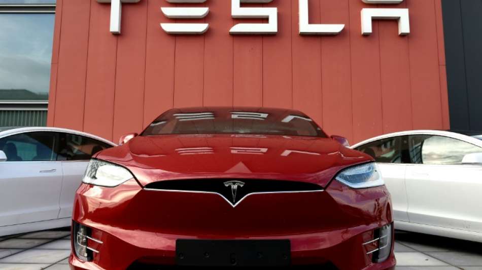 Tesla wegen frauenfeindlicher Atmosphäre in kalifornischem Werk verklagt
