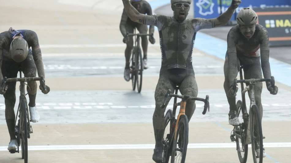 Paris-Roubaix: Colbrelli gewinnt Schlammschlacht in der "H&ouml;lle des Nordens"