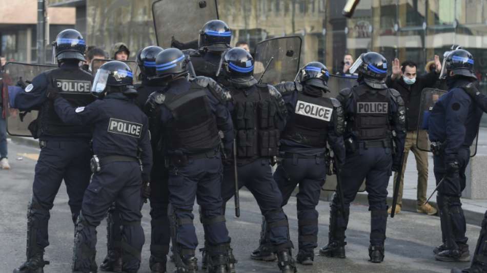 Amnesty wirft Frankreichs Polizei Diskriminierung vor