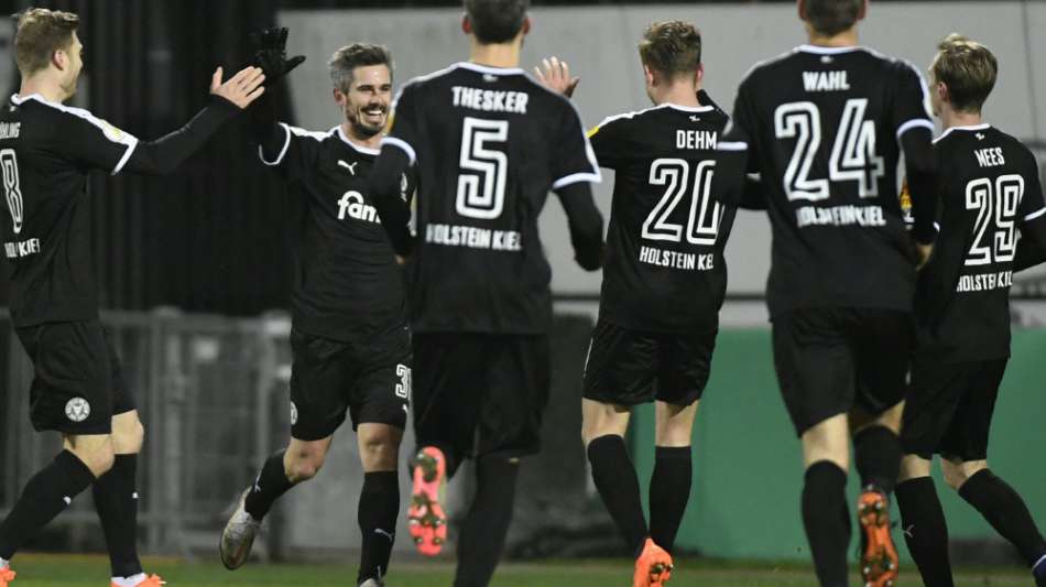 Kiel &uuml;bernimmt Tabellenf&uuml;hrung - Hannover nur 0:0 gegen Paderborn