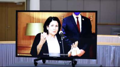 Parteien in Georgien unterzeichnen Abkommen zur Beilegung der politischen Krise