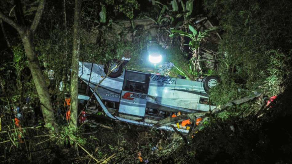 Sumedang: Mindestens 27 Tote bei Busungl&uuml;ck in Indonesien