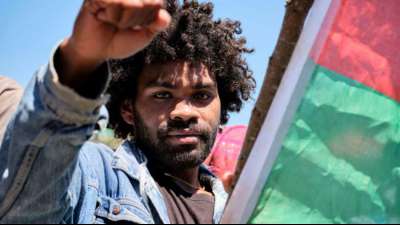 Neukaledonier stimmen über Unabhängikeit von Frankreich ab
