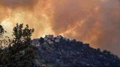 Zahl der Todesopfer bei Waldbr&auml;nden in Algerien auf 65 gestiegen