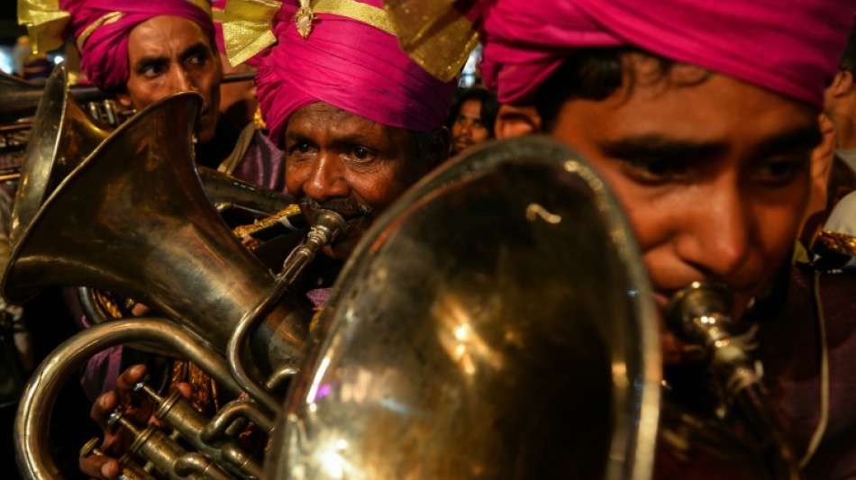Indischer Bauer macht laute Hochzeitsmusik für Tod von 63 Hühnern verantwortlich