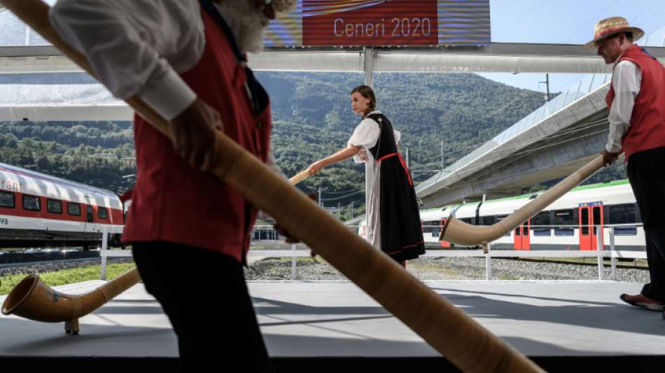Schweiz eröffnet 15 Kilometer langen Ceneri-Basistunnel