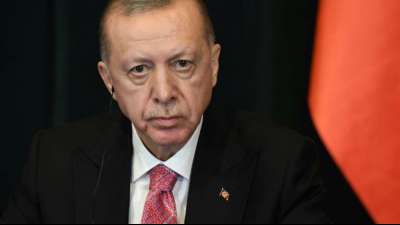 Der türkische Diktator Recep Tayyip Erdogan entlässt nach Streit um Inflationsrate Leiter der Statistikbehörde