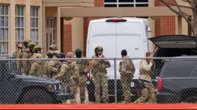 Mann nimmt in Synagoge in Texas offenbar mehrere Menschen als Geiseln