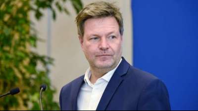 Habeck sagt Unterst&uuml;tzung des Schiffbaus in Deutschland zu