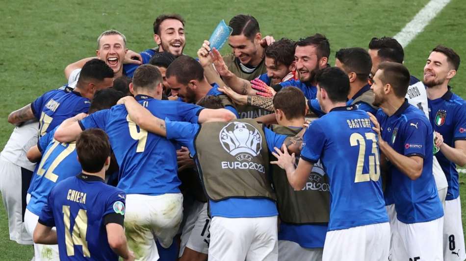 Rekordjäger Italien stürmt als Gruppensieger ins Achtelfinale - auch Wales weiter