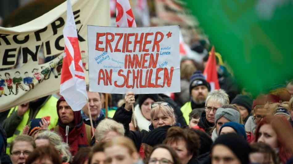 12.000 Berliner Landesbeschäftigte folgen Aufruf zu ganztägigem Warnstreik