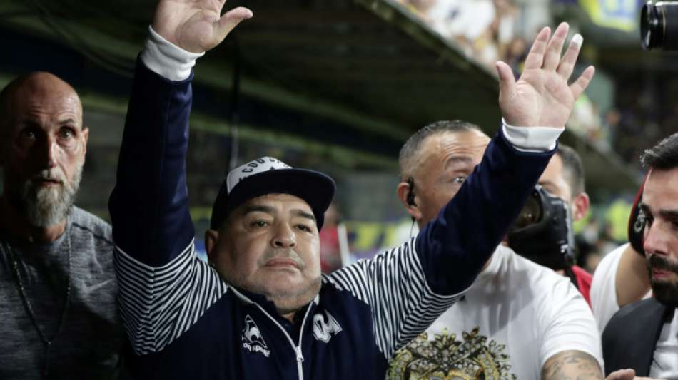 Diego Maradona leidet und bangt mit Italien