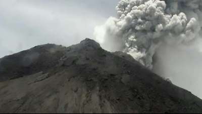 Indonesischer Vulkan Merapi stößt 5000 Meter hohe Aschewolke aus