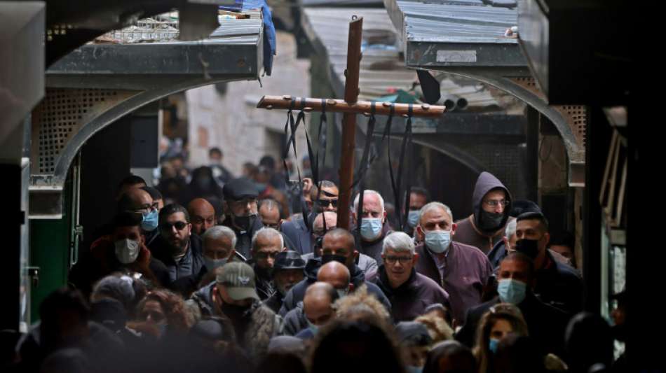 Hunderte Gl&auml;ubige bei Karfreitagsprozession durch Jerusalems Altstadt