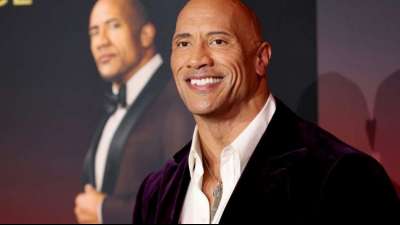 Dwayne Johnson will nach t&ouml;dlichem Baldwin-Schuss keine echten Waffen mehr am Set
