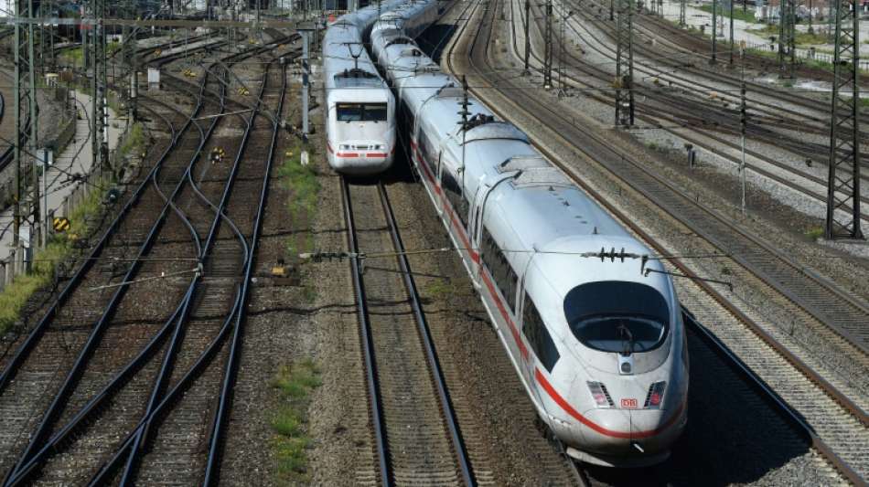 Lokführer kündigen Streik an - Bahn verringert Fernverkehrsangebot