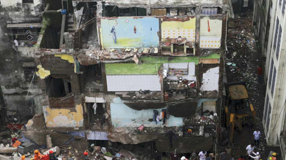 Zahl der Todesopfer nach Wohnhaus-Einsturz in Indien steigt auf 35