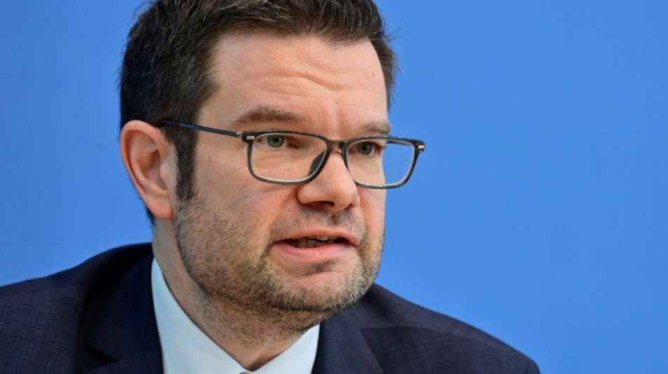 Buschmann schlie&szlig;t allgemeine Corona-Impfpflicht nicht kategorisch aus 