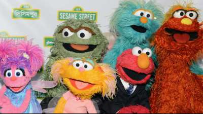 Sesamstra&szlig;e: Zeichen gegen Rassismus mit schwarzen Muppets