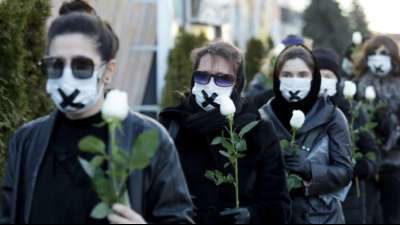 Mehr als 400 Menschen in Belarus wegen Protesten im vergangenen Jahr verurteilt