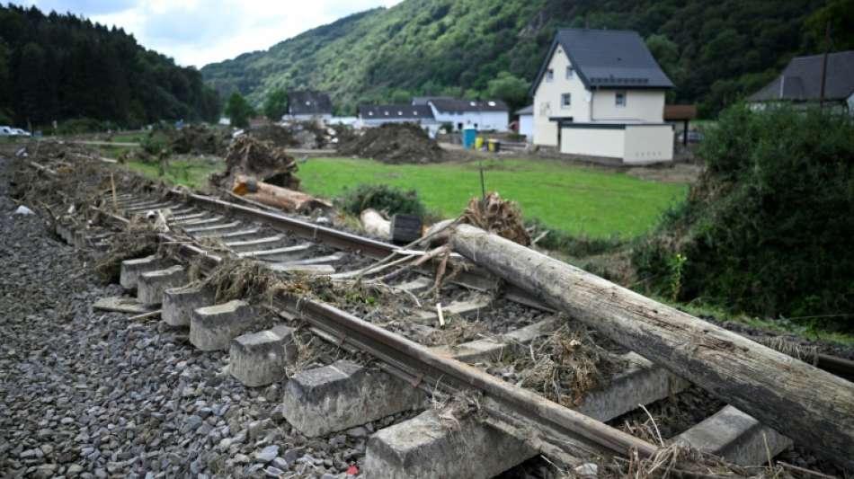 Abschnitt von bei Flut zerst&ouml;rter Ahrtalbahn in Rheinland-Pfalz wiederer&ouml;ffnet