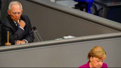 Bericht: Schäuble treibt Planungen für "Hybrid-Parlament" voran