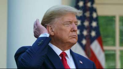 Trump will das "perfekte Haar" - Vorschriften für Duschen sollen geändert werden