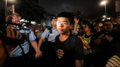 Anwalt: Hongkonger Demokratie-Aktivist Joshua Wong festgenommen