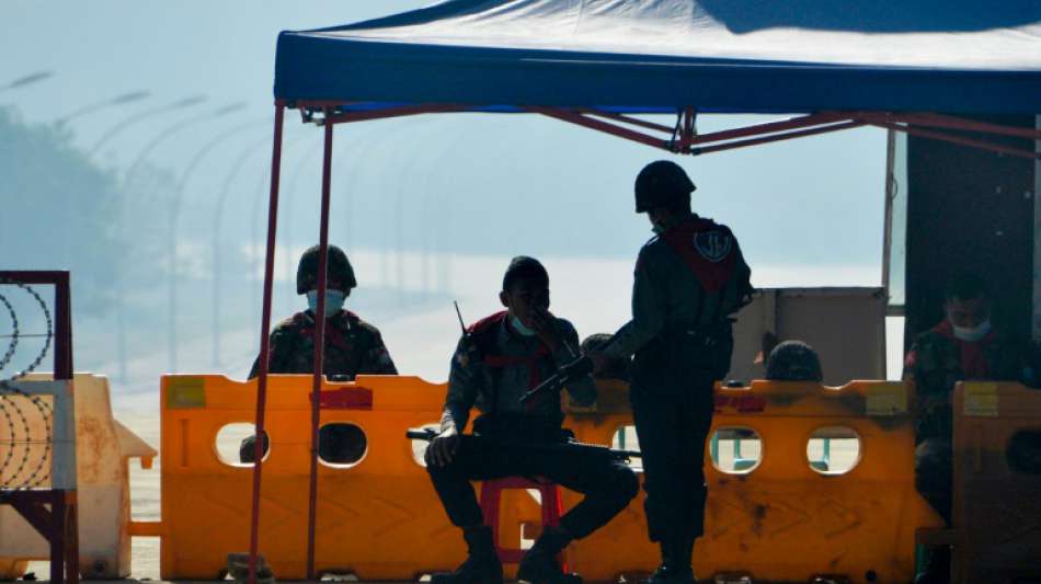 Aung San Suu Kyis Partei fordert nach Putsch Freilassung von De-facto-Regierungschefin