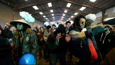 Illegale Silvesterparty mit 2500 Menschen in Frankreich löst sich langsam auf