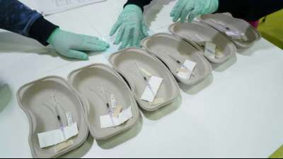 NRW nimmt nach Vakzin-Engpass ausgesetzte Erstimpfungen in Heimen wieder auf